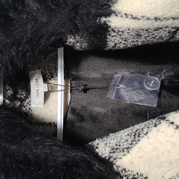 Plaid Wool Blend Coat w/ Removable Faux Fur Collar - Picture 8 of 9